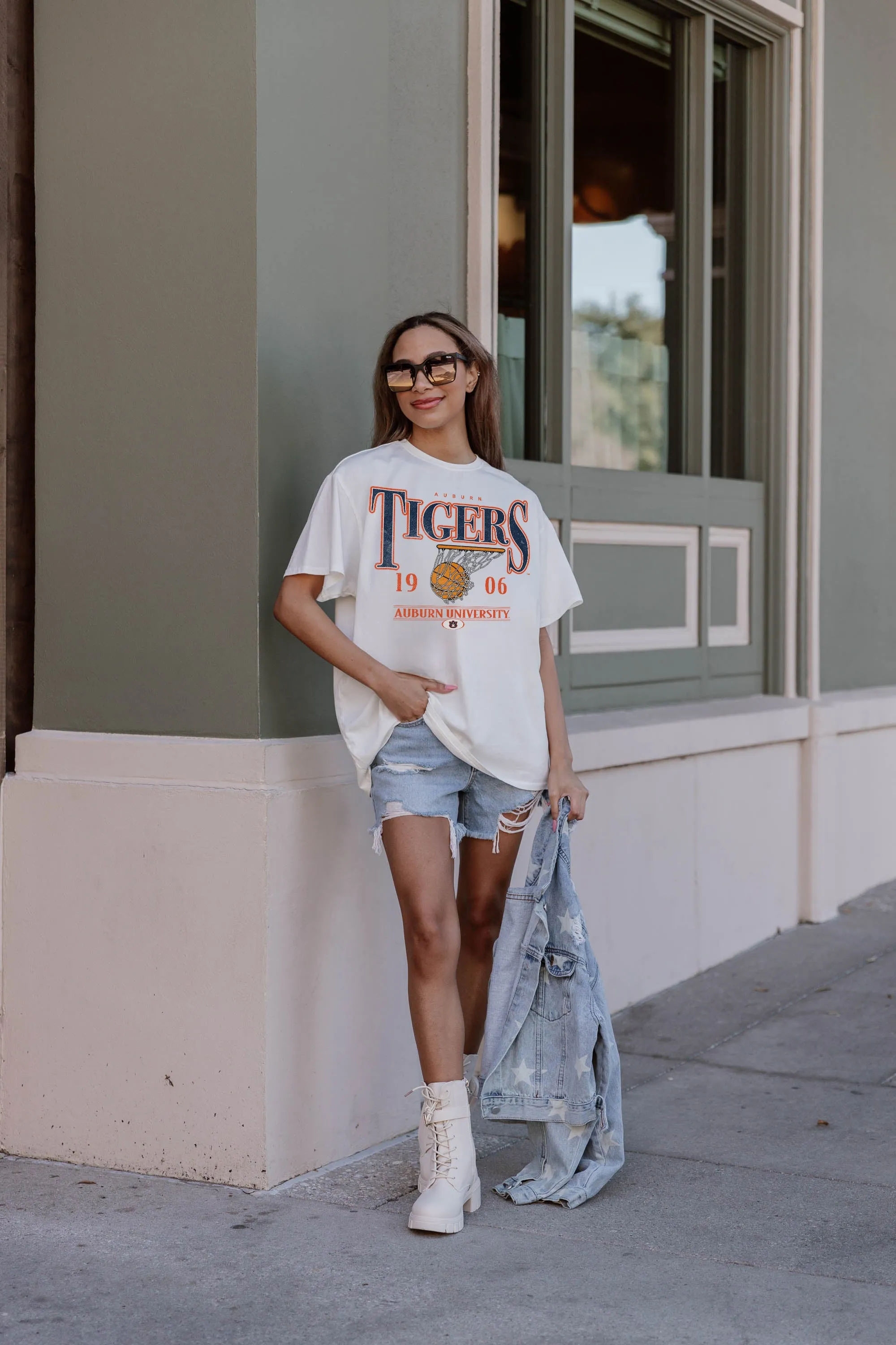 AUBURN TIGERS COURT DATE OVERSIZED CREWNECK TEE