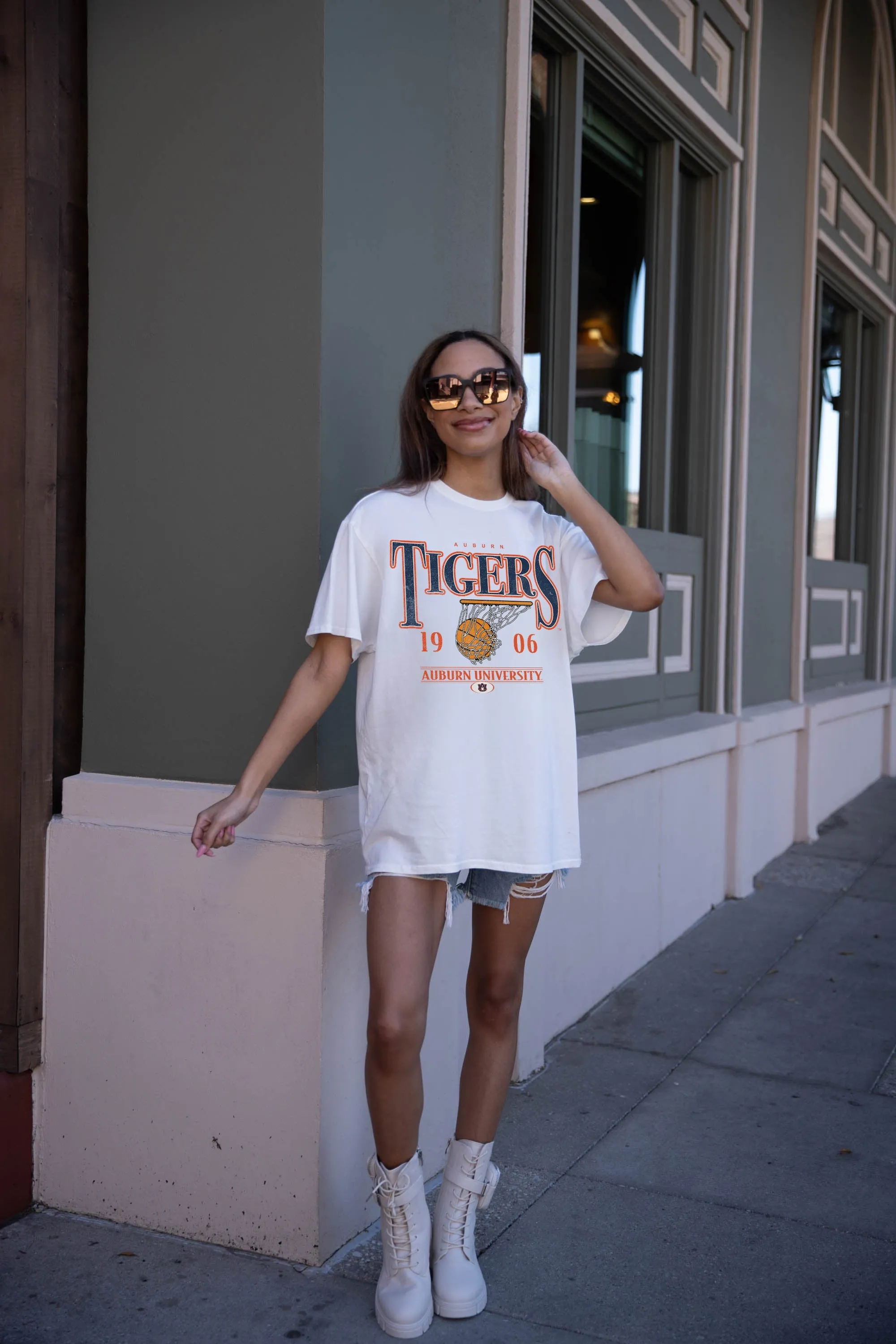 AUBURN TIGERS COURT DATE OVERSIZED CREWNECK TEE