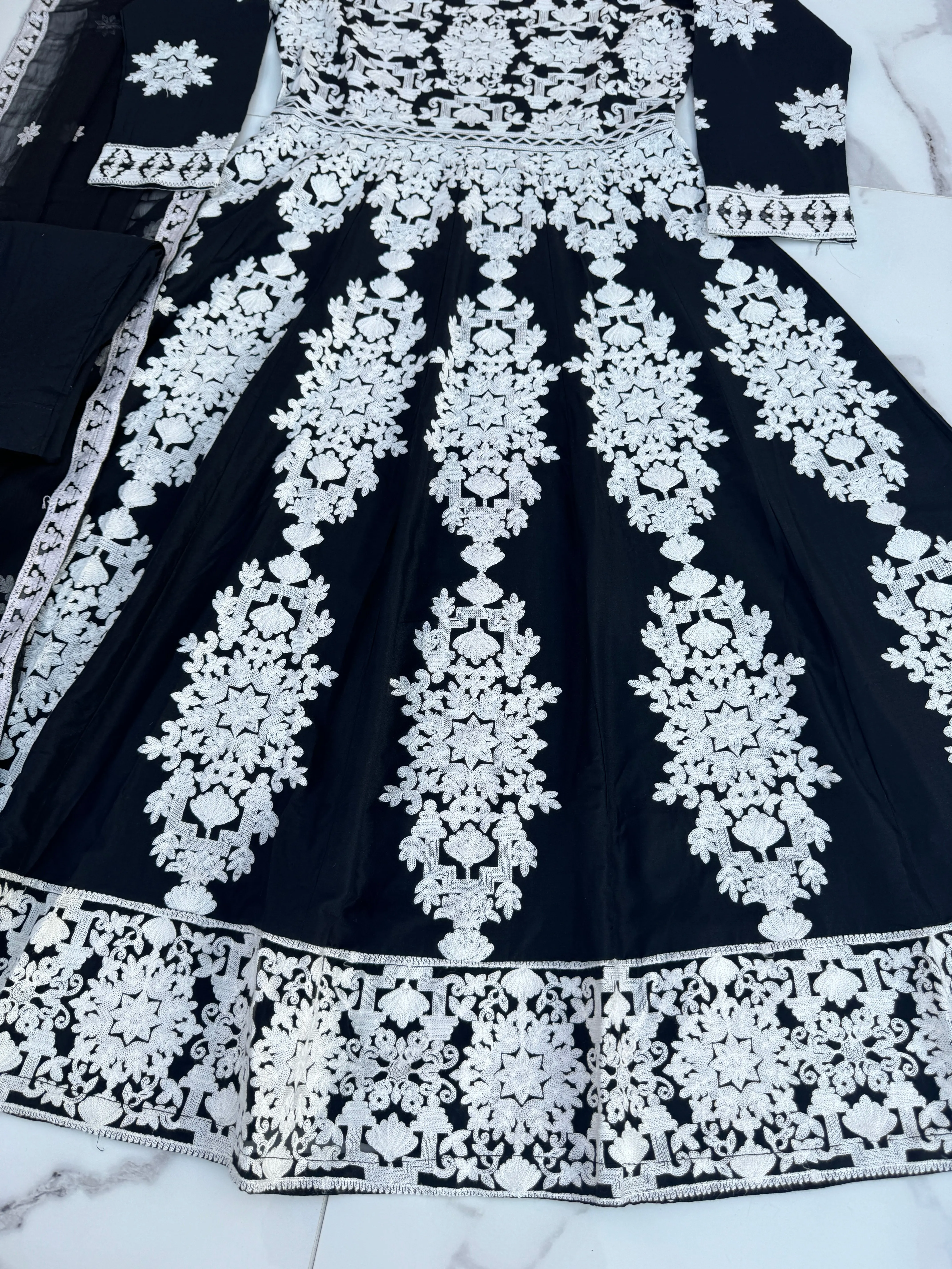 QISMAT SIMRANS
